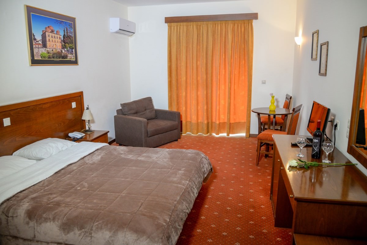 Arta Palace     Hotel Arta  Greece
